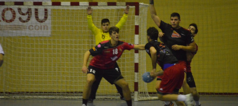 Dos valiosos  puntos en la difA�cil cancha de Villafranca