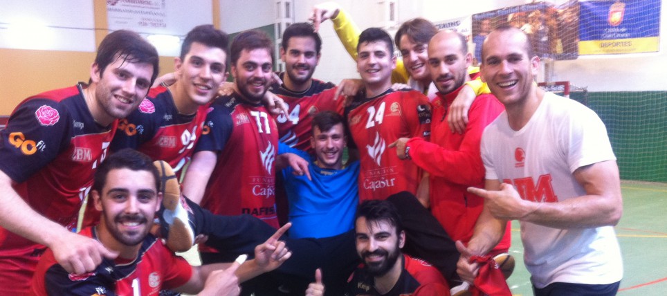 Campeones de liga tras una victoria A�pica