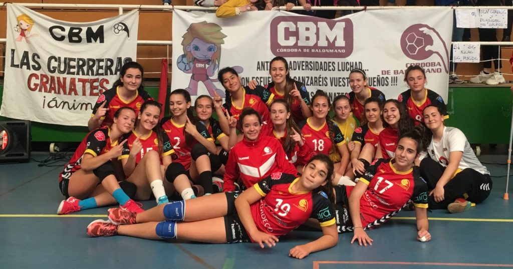 El balonmano base cordobés se tiñe de granate