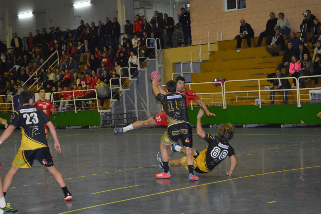 Asltimo partido del 2014 visitando la pista del CA?tedra 70 manchego