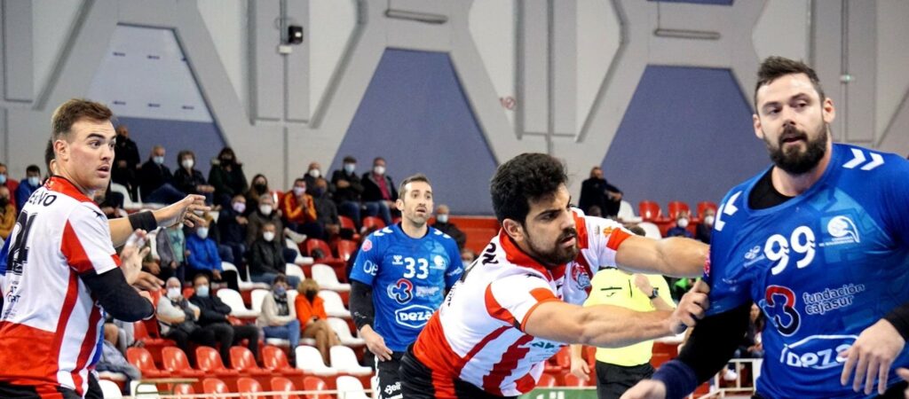 El Cajasur lucha hasta el final sin premio en Puerto Sagunto