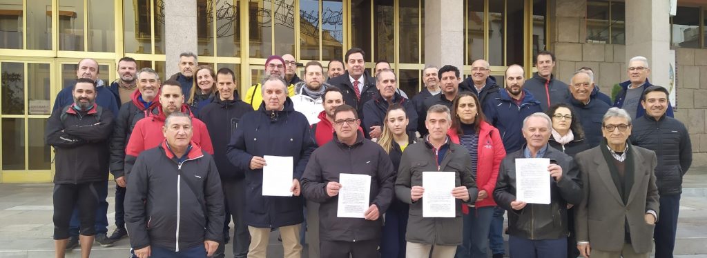 Manifiesto entregado al consejo rector del IMDECO por los clubes deportivos cordobeses