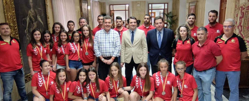 Los éxitos del Córdoba de Balonmano, reconocidos en el Ayuntamiento